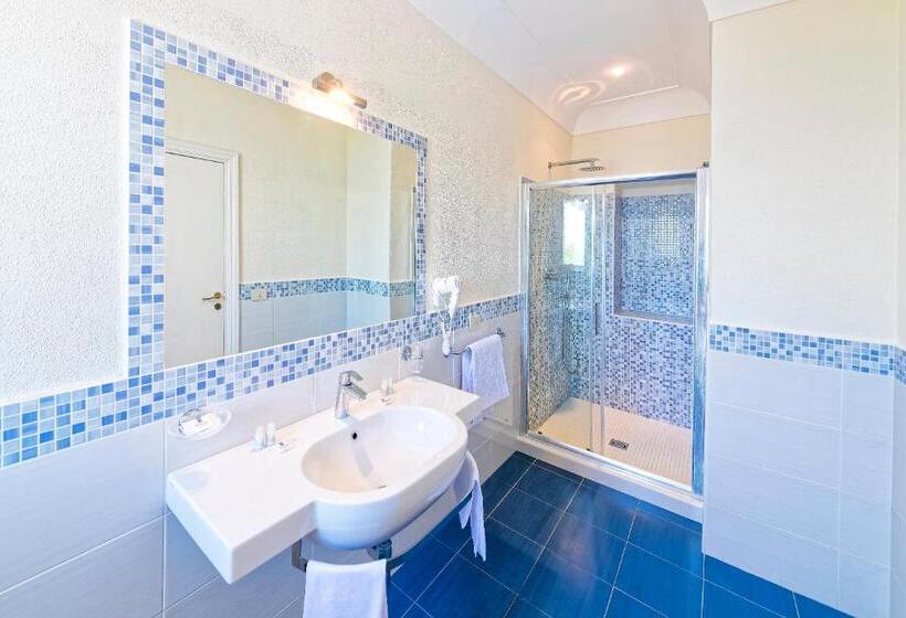 جناح جونيور, Oasi Castiglione