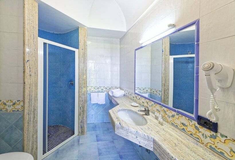 غرفة سوبيريور مطلّة علي البحر, Oasi Castiglione