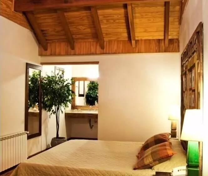 اتاق لوکس سه تخته, Petit Casa Da Montanha