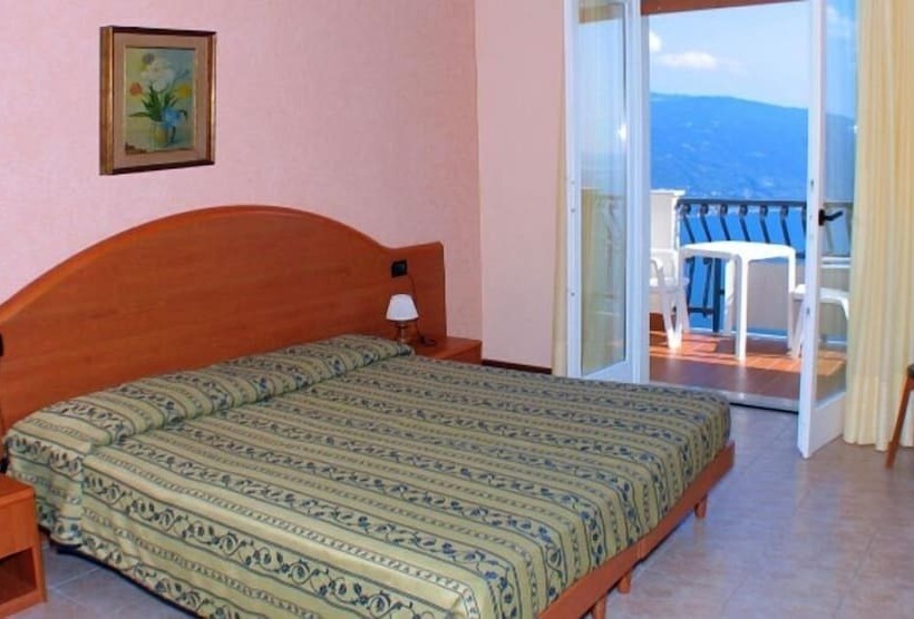 اتاق استاندارد با چشم‌انداز دریاچه, Residence La Rotonda