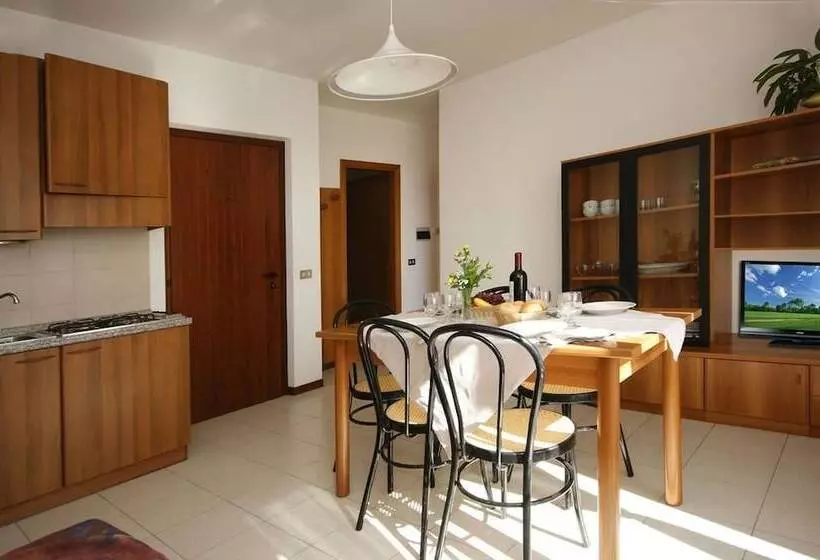 Huoneisto 2 Makuuhuonetta, Residence La Rotonda