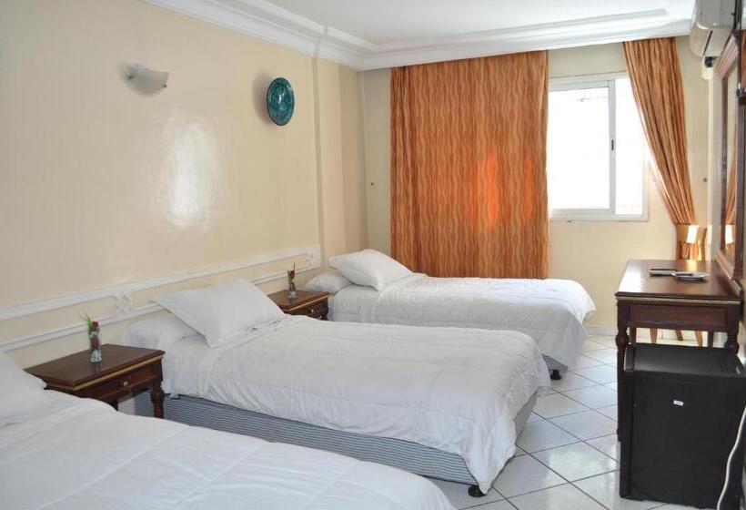 اتاق استاندارد سه نفره, Salim