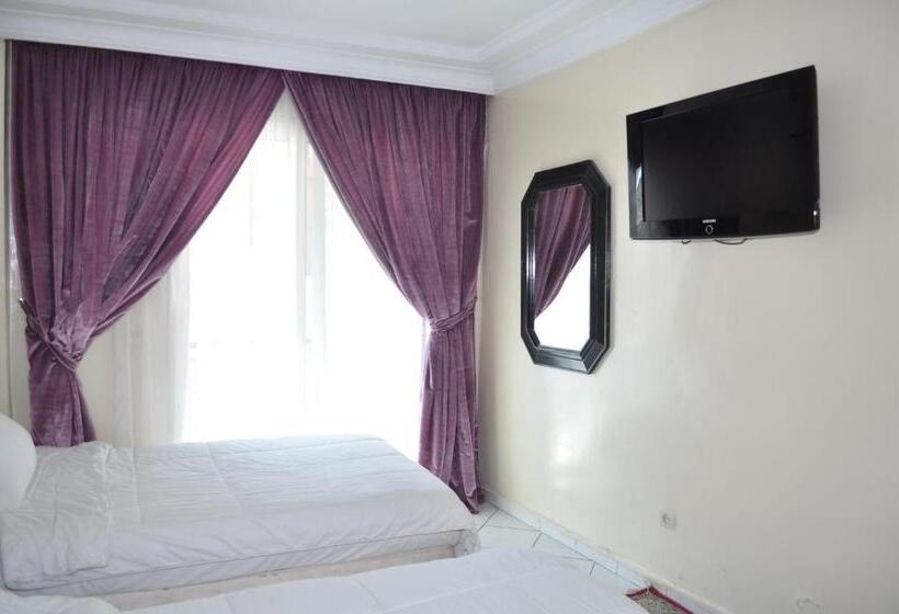 اتاق استاندارد سه نفره, Salim