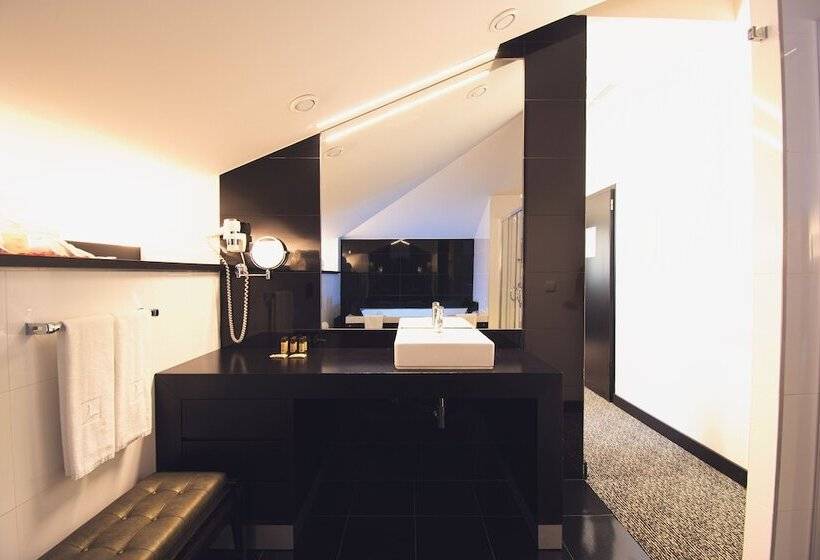 スイート, Sana Silver Coast