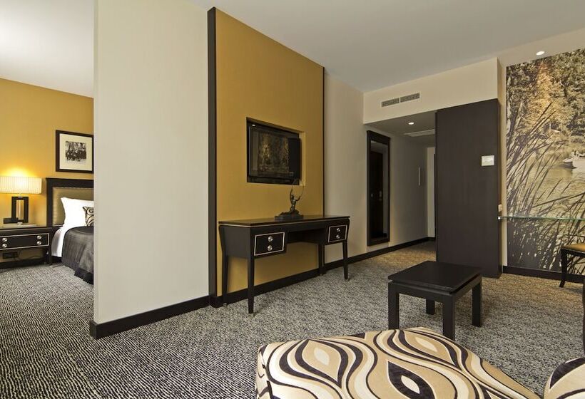 スイート, Sana Silver Coast