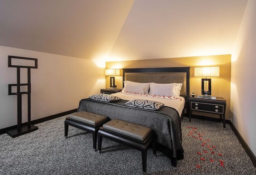 スイート, Sana Silver Coast