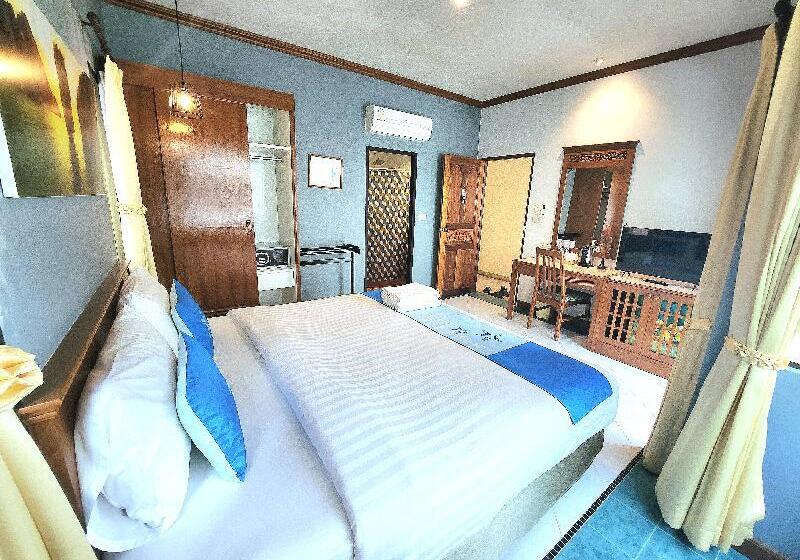 디럭스 룸, Sea Front Home Hotel   Patong Beach