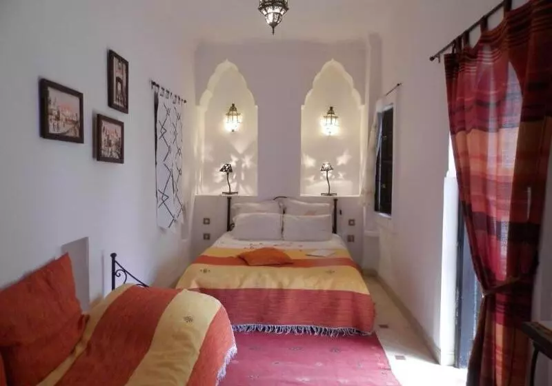 اتاق استاندارد سه نفره, Riad Ailen