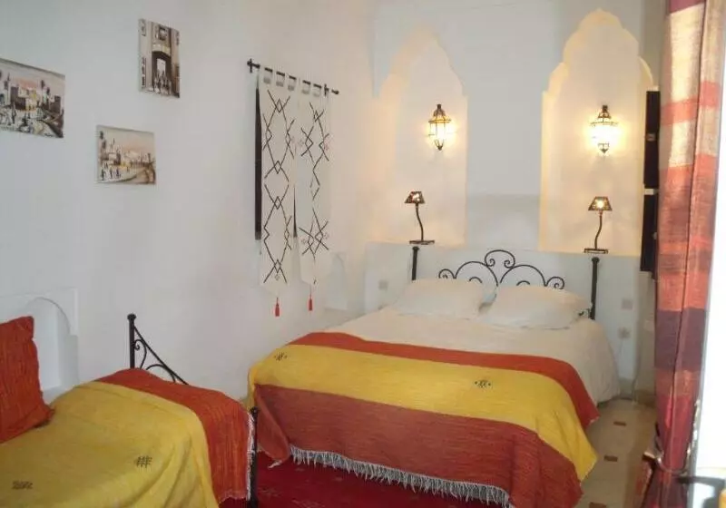 اتاق استاندارد سه نفره, Riad Ailen