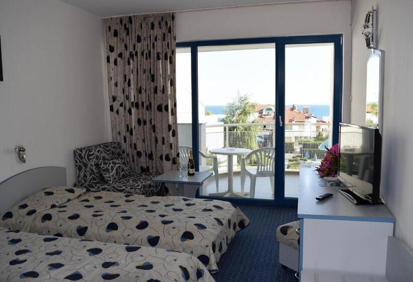 Трехместный Номер Базовый, Sineva Park Hotel   All Inclusive