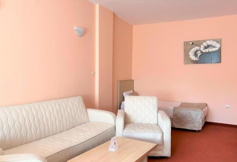 جناح, Orpheus Casino And Spa