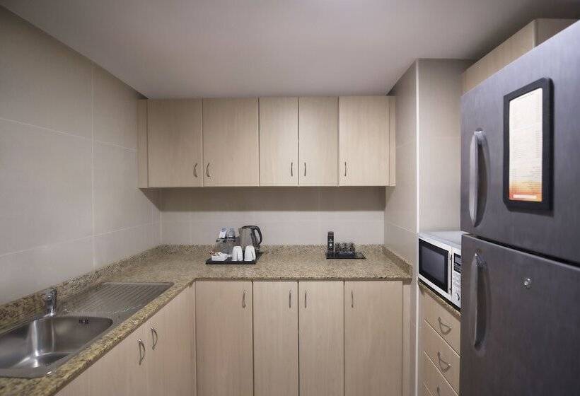 سوئیت پریمیوم, Two Seasons Hotel & Apartments