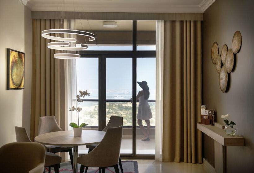 سوییت با چشم‌انداز دریا, Two Seasons Hotel & Apartments