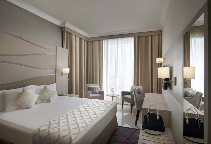 سوییت با چشم‌انداز دریا, Two Seasons Hotel & Apartments