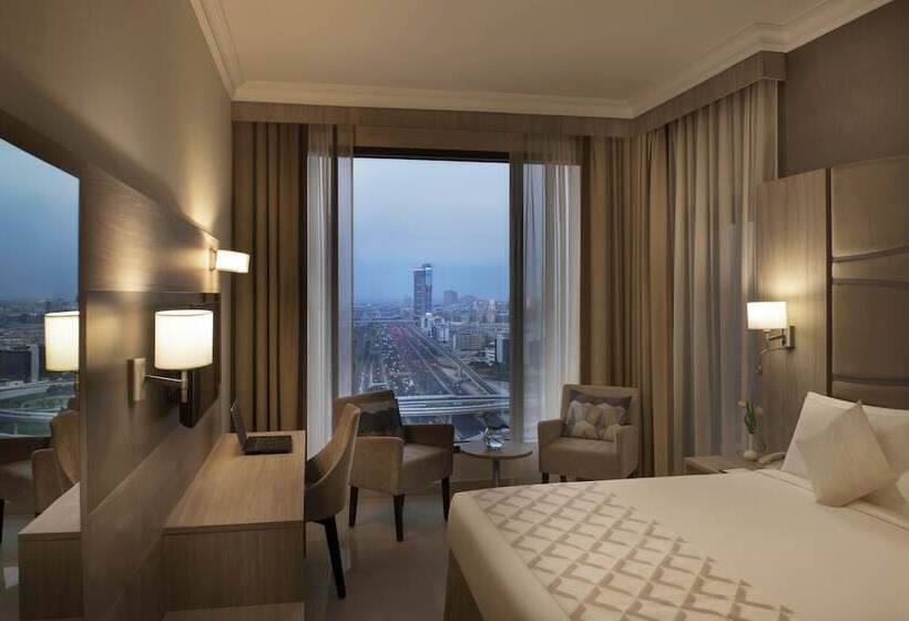 مجموعه ویستا شهر, Two Seasons Hotel & Apartments