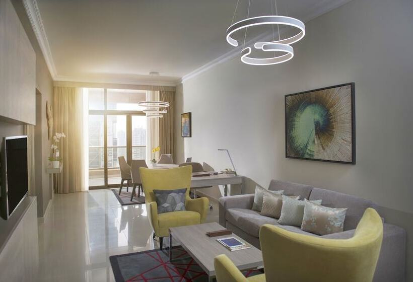 مجموعه ویستا شهر, Two Seasons Hotel & Apartments