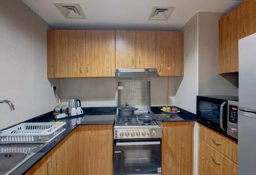 1 Bedroom Apartment City View