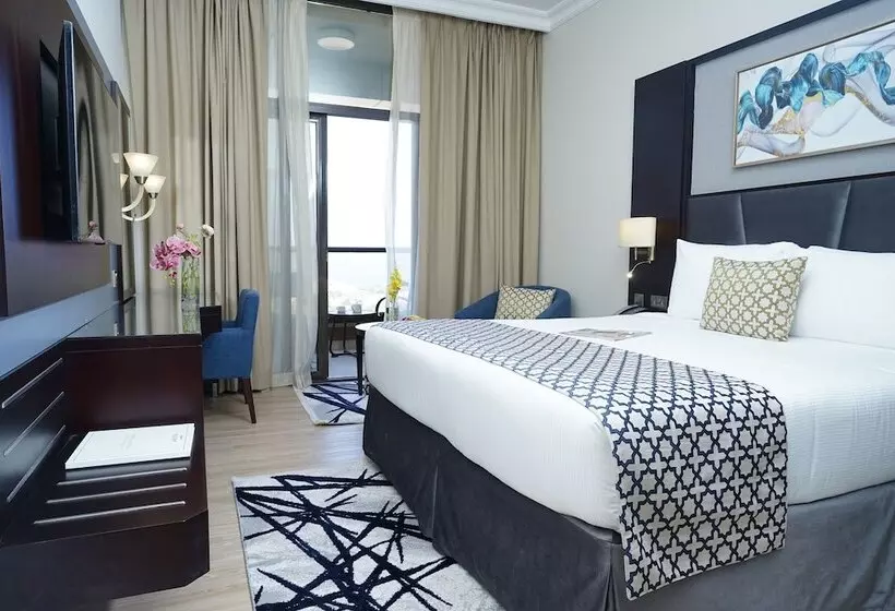 2 Bedroom Apartment Sea View