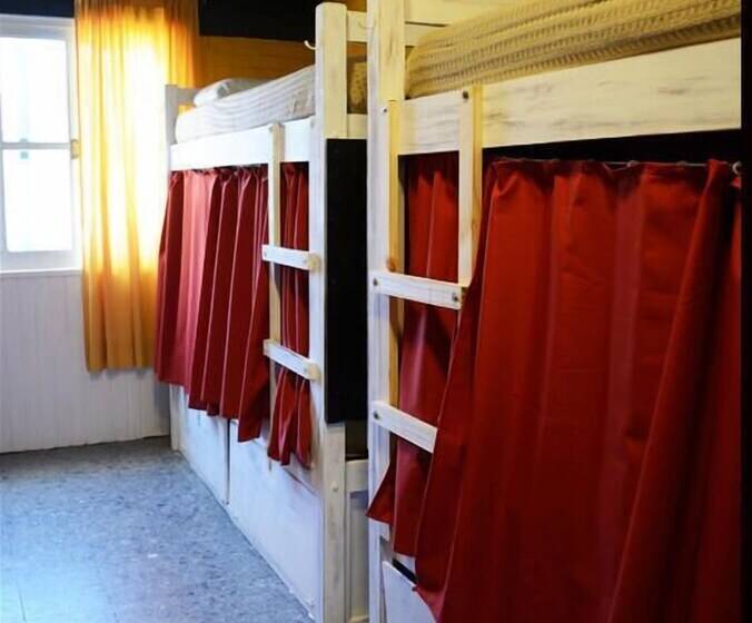 ルームシェアのワンベッド, Pastora Suites & Hostel   Punta Del Este