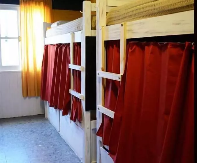ルームシェアのワンベッド, Pastora Suites & Hostel   Punta Del Este