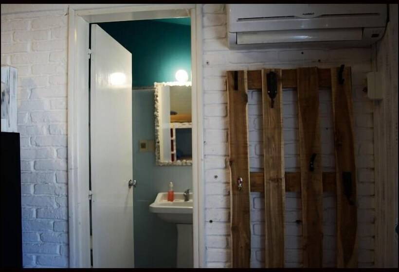 ルームシェアのワンベッド, Pastora Suites & Hostel   Punta Del Este