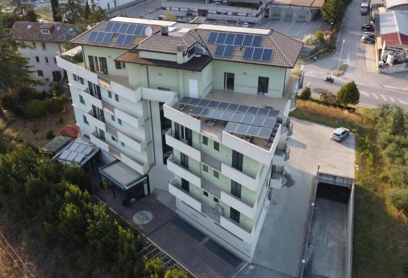 غرفة قياسية فردية, Clodi