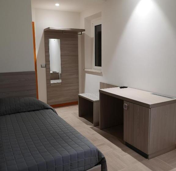 غرفة قياسية فردية, Clodi