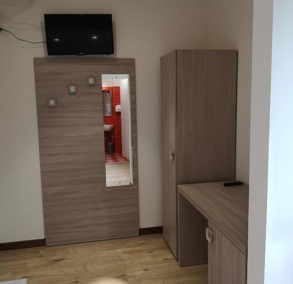 غرفة قياسية فردية, Clodi