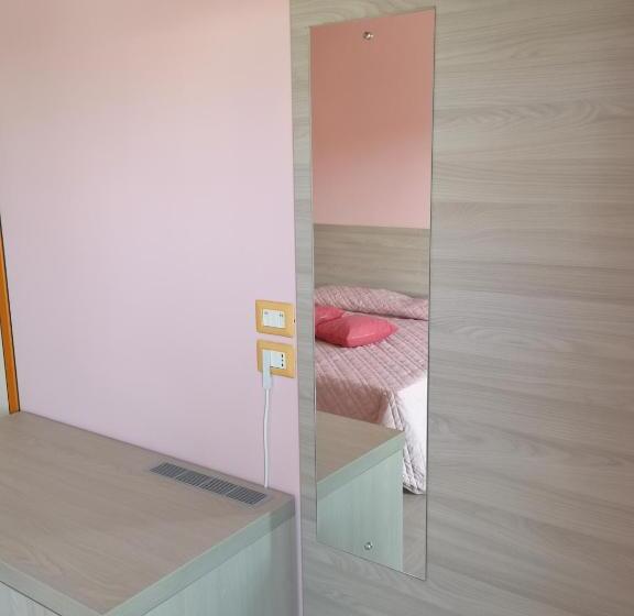 غرفة قياسية فردية, Clodi