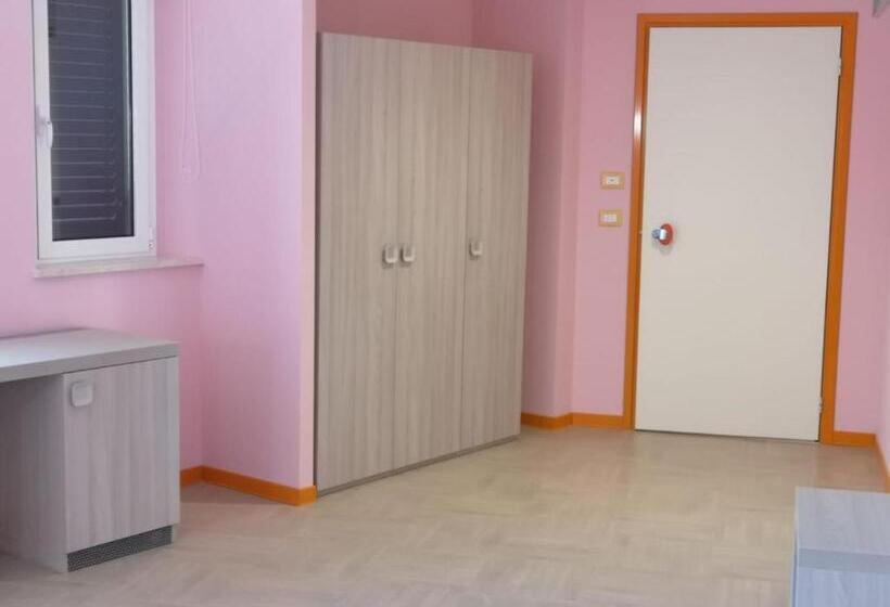 غرفة سوبيريور, Clodi