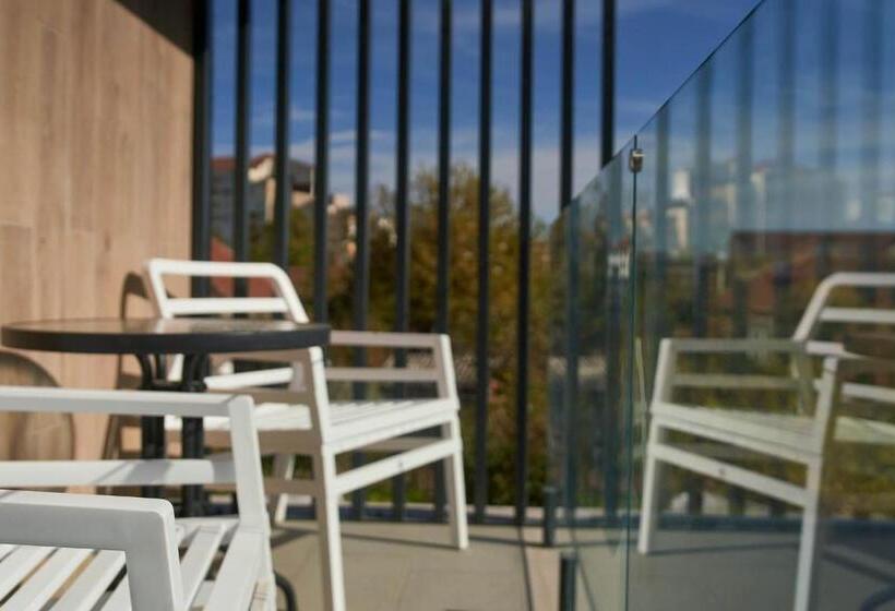 اتاق لوکس یک تخته, Glory