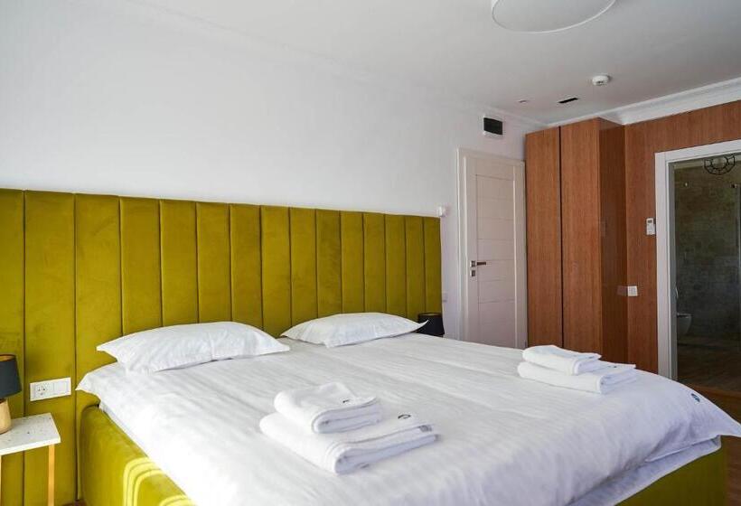 اتاق لوکس یک تخته, Glory