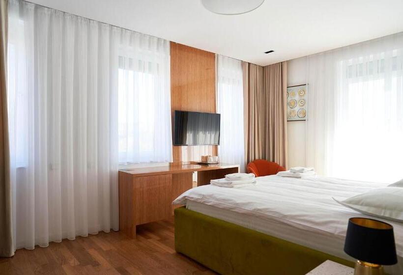 اتاق لوکس یک تخته, Glory