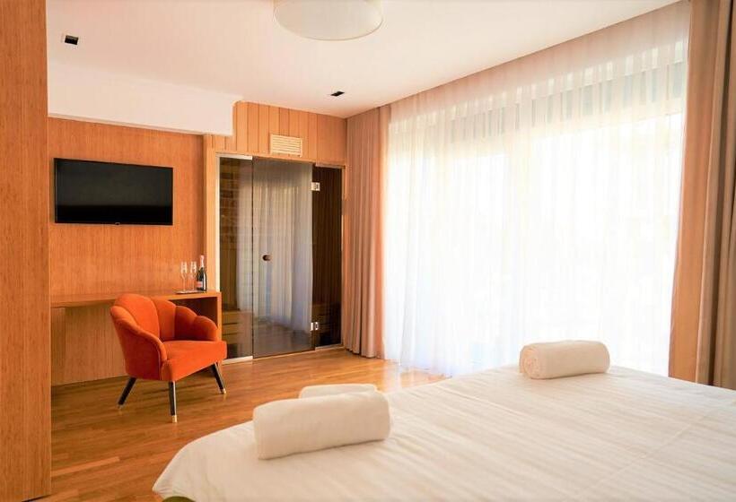 اتاق لوکس, Glory