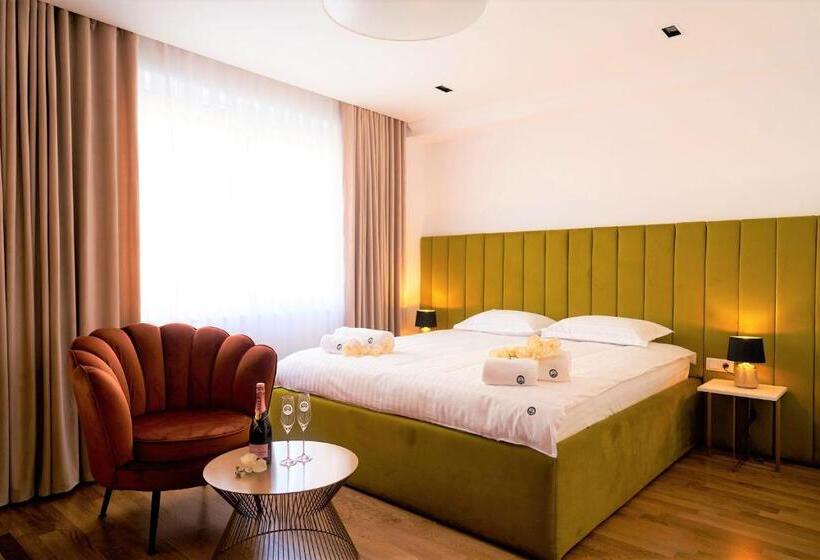 اتاق لوکس, Glory