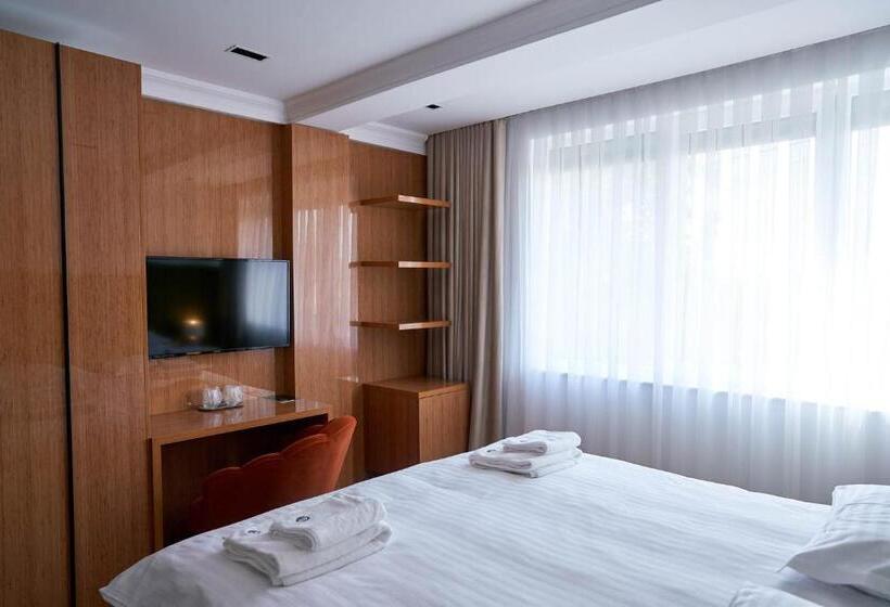 اتاق لوکس یک تخته, Glory