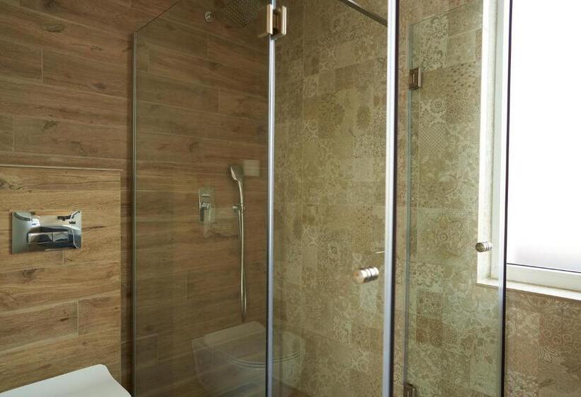 اتاق لوکس یک تخته, Glory