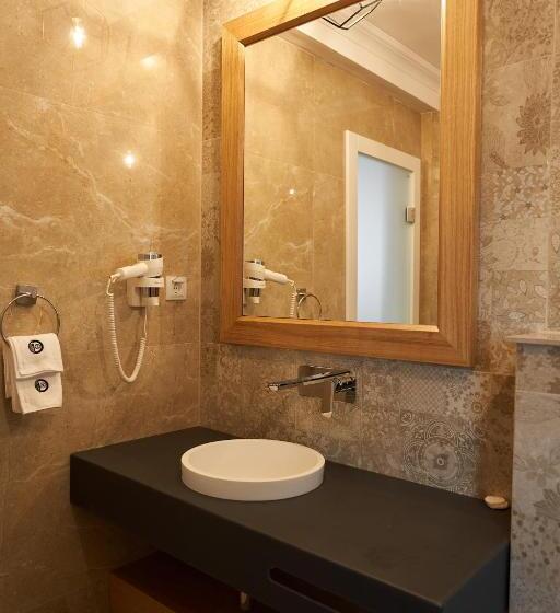 اتاق لوکس یک تخته, Glory