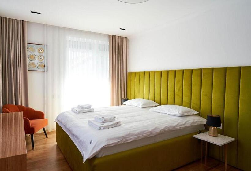 اتاق لوکس یک تخته, Glory