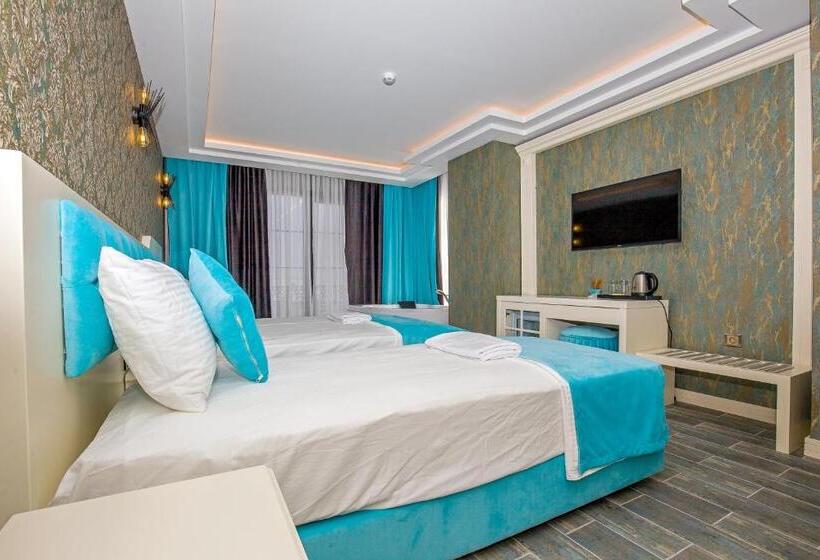 اتاق لوکس, The Lea