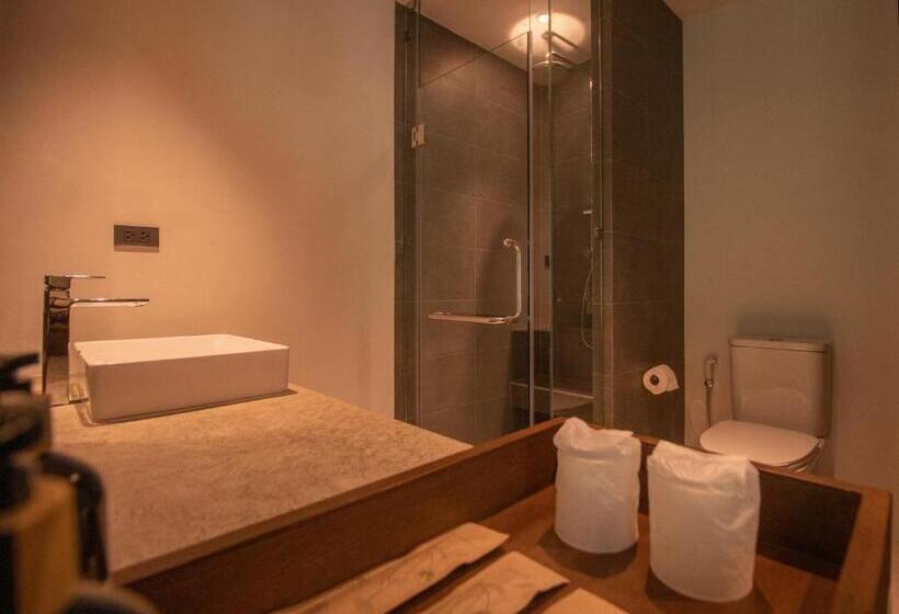 带泳池观景的豪华房, Phapok Eco Resort