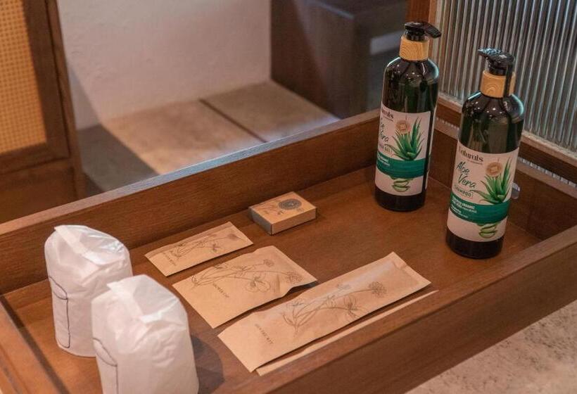 带泳池观景的豪华房, Phapok Eco Resort