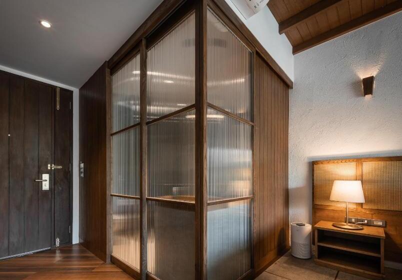 带泳池观景的豪华房, Phapok Eco Resort