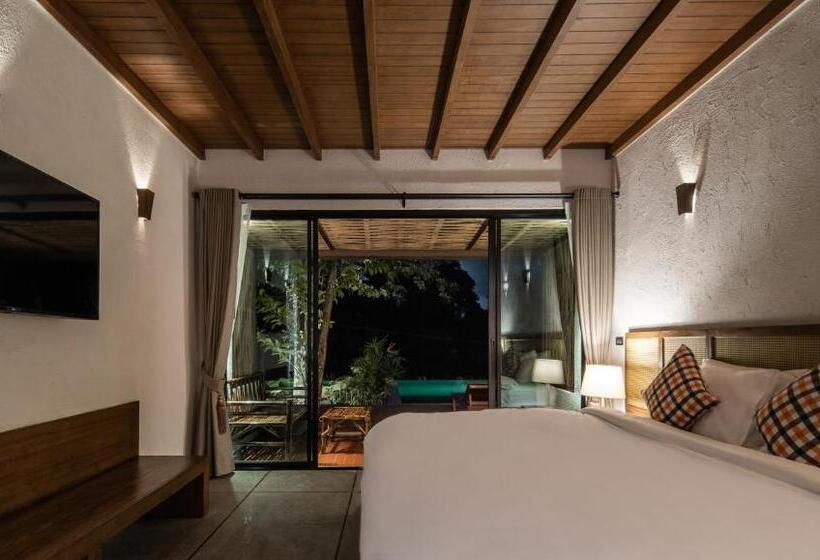 带泳池观景的豪华房, Phapok Eco Resort