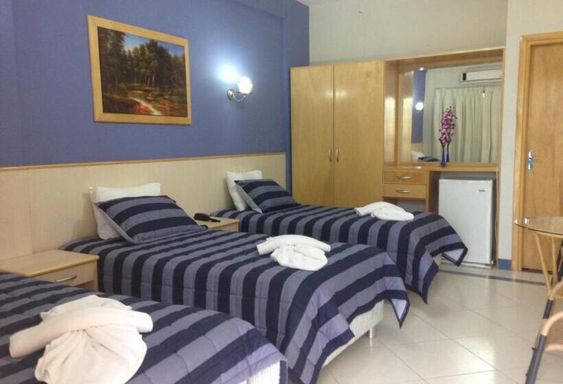 اتاق استاندارد سه نفره, Arthur Shambala