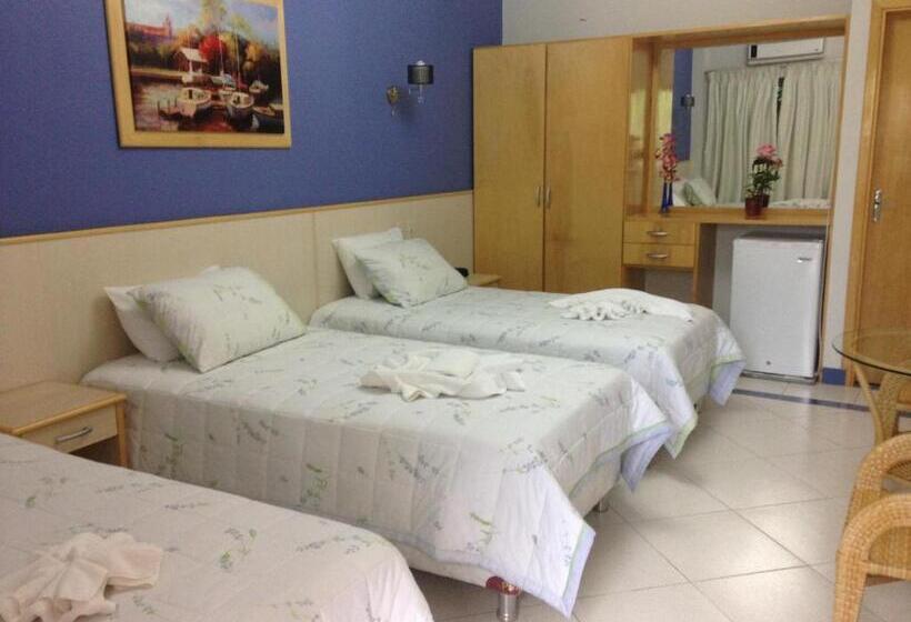 اتاق استاندارد سه نفره, Arthur Shambala