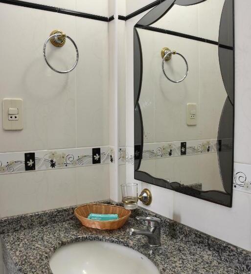 اتاق سوپریور چهار تخته, Arthur Shambala