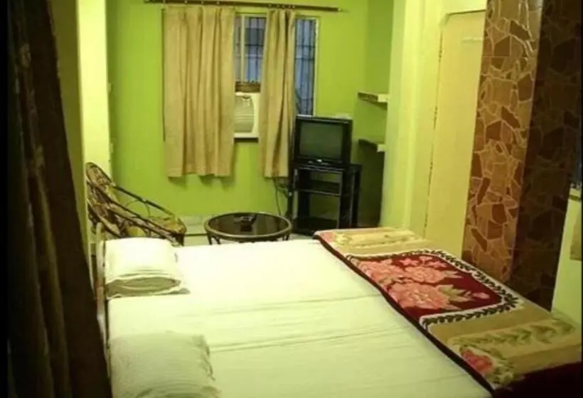 Deluxe Room, Divya