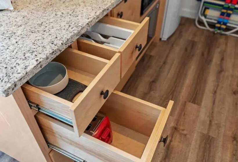 スタンダードスタジオ, Folly With Marsh And Sunset Views