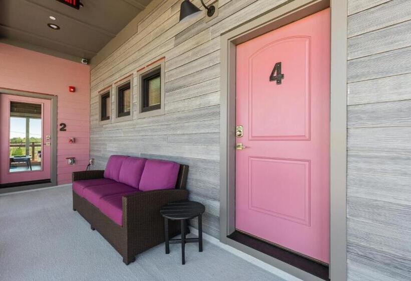 标准工作室, Folly With Marsh And Sunset Views